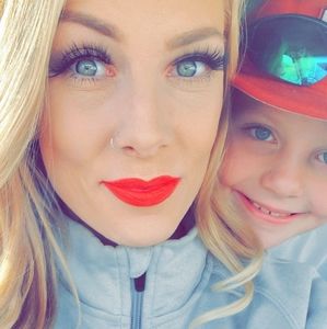 Meet your Posher, Delaney